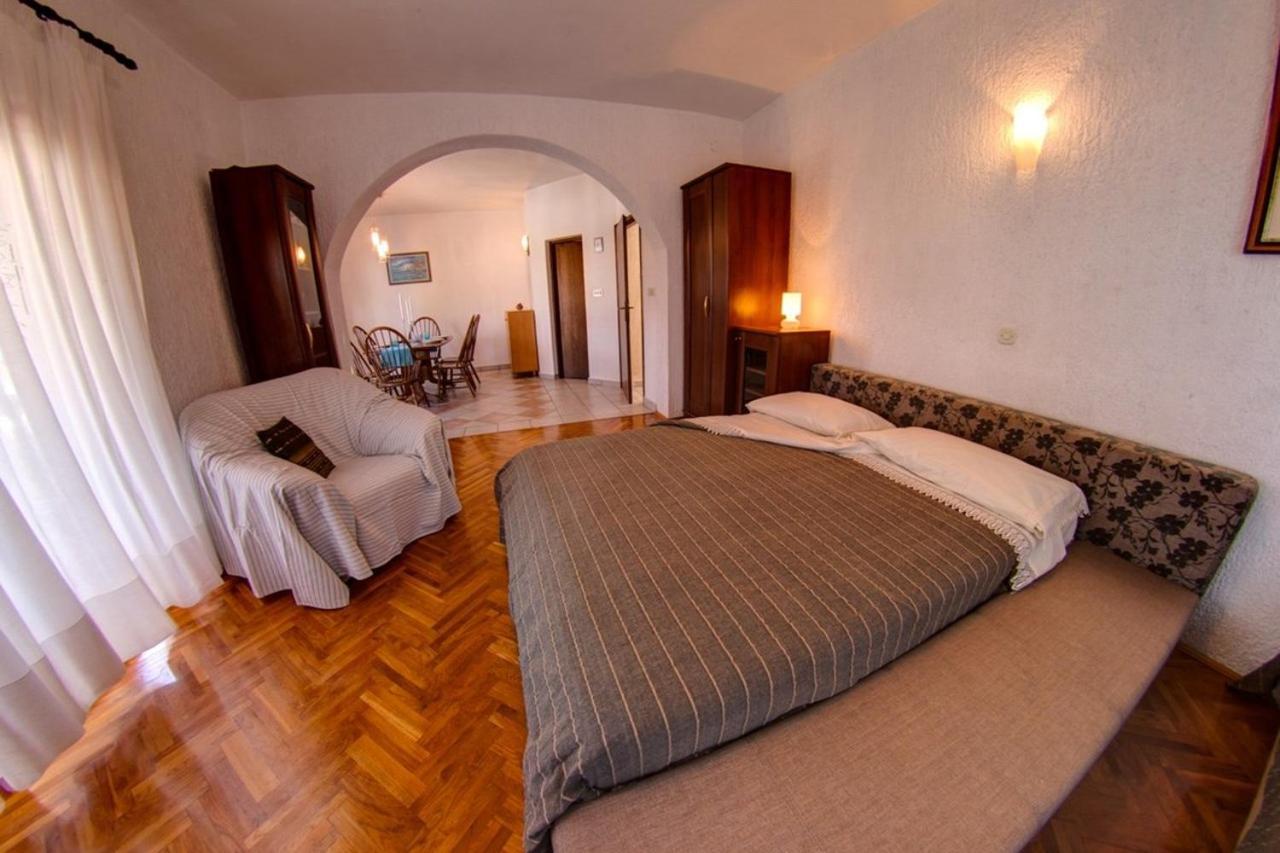 Malinska Apartment 1 Sveti Anton  Exteriér fotografie